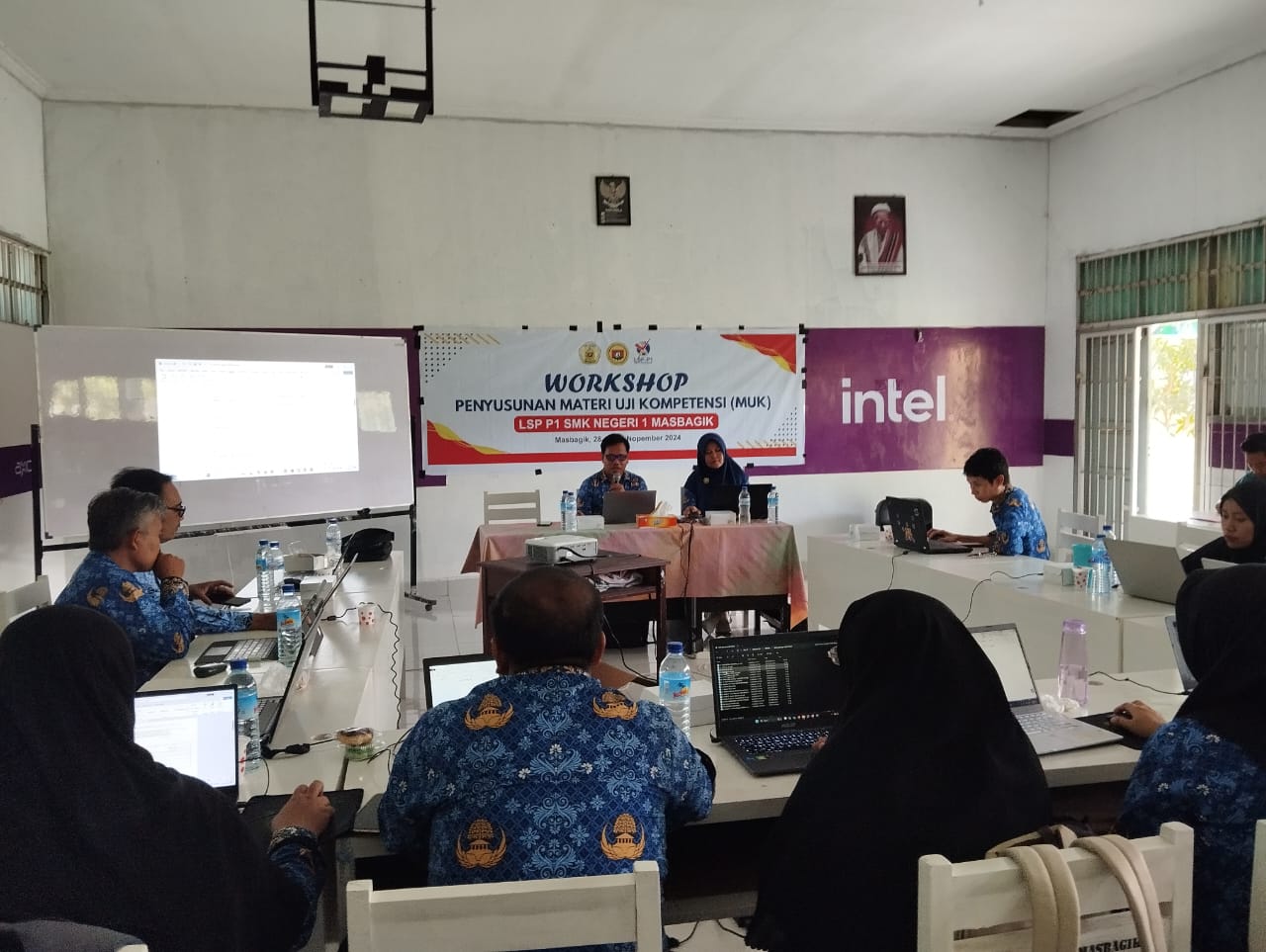 Pendampingan Pengisian Format Perangkat Baru BNSP 2023: LSP-P1 SMKN 1 Praya Tengah Dukung LSP-P1 SMK